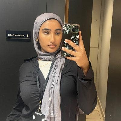 Looking for room/flatmates in East! Main Photo