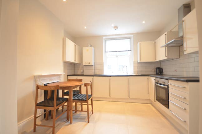 Bedroom in a duplex Whitechapel Main Photo