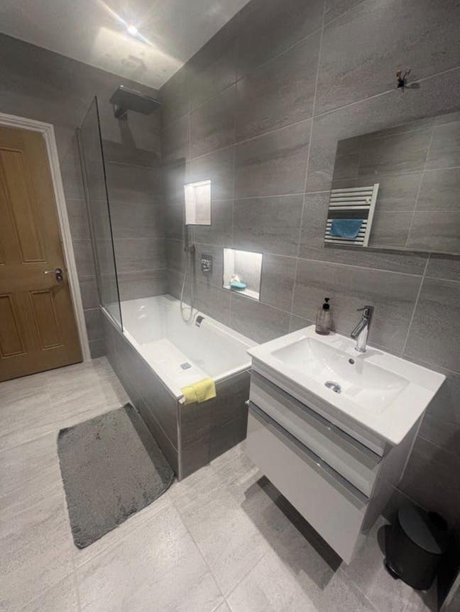 Furnished double room Woking town centre  Main Photo
