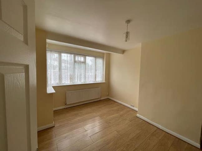 3 bedroom house available in SW16 5H -  £2,500 PCM Main Photo