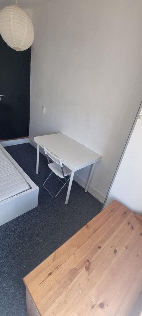 Spacious double rooms available Gillingham station Main Photo