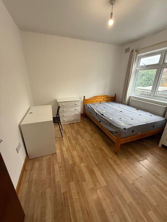 Room in Wood Green N22  Main Photo