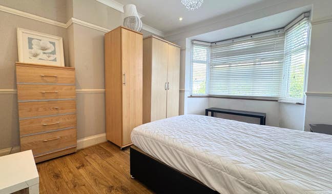 Spacious Furnished Double Room to Rent in Catford Main Photo