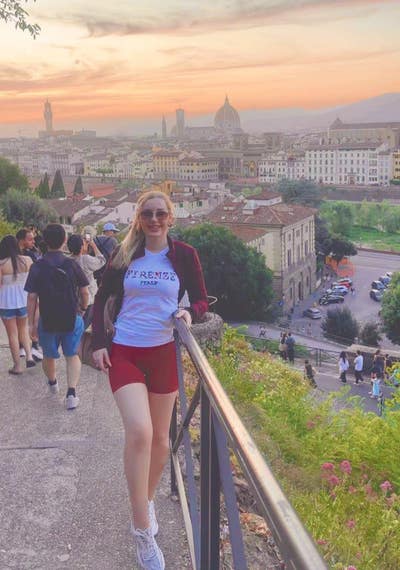 HELP!? Looking for a room share :) lovely woman Main Photo