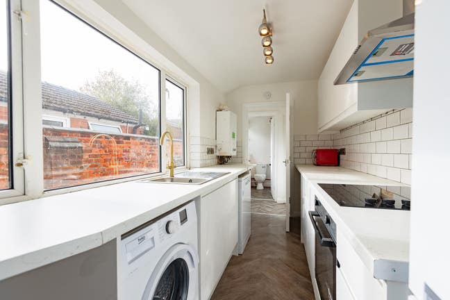 Bedrooms Available Immediately Main Photo