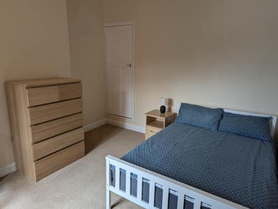 Double Room Available Main Photo