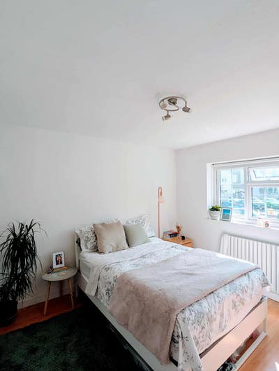 Large double room in friendly girls house share :) Main Photo