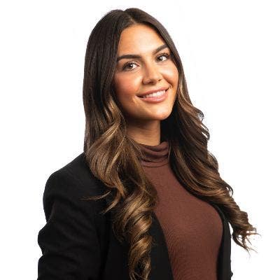 Friendly, Organised & Easy-Going Professional Look Main Photo
