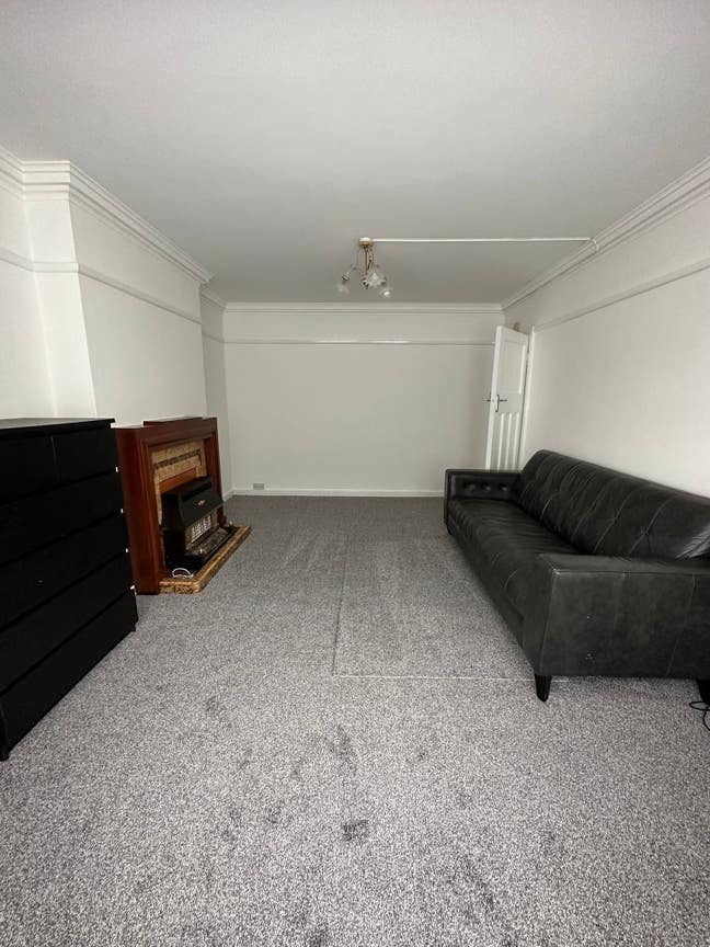 2 bedroom ground floor flat Main Photo