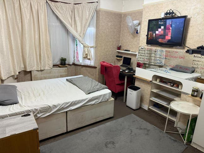 Room in HENDON (NW4) Main Photo
