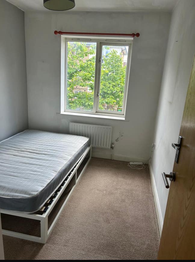 Bright & Quiet Room in Broughton Milton Keynes Main Photo