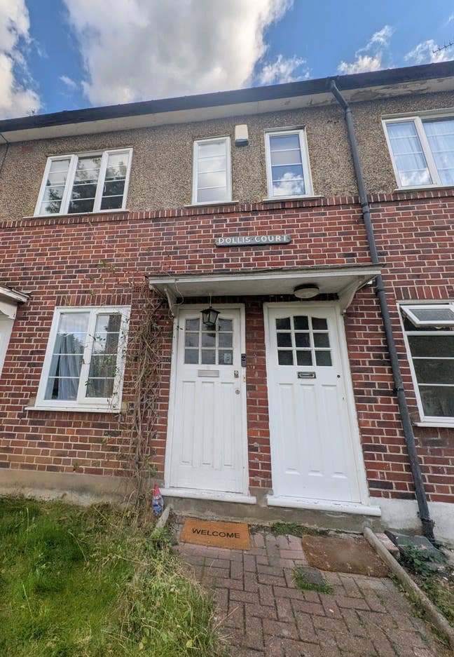 Join Our Lovely Home! Room Available with 3 Friend Main Photo