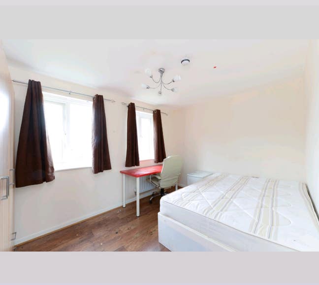 Roomshare close to uni of Hertfordshire  Main Photo