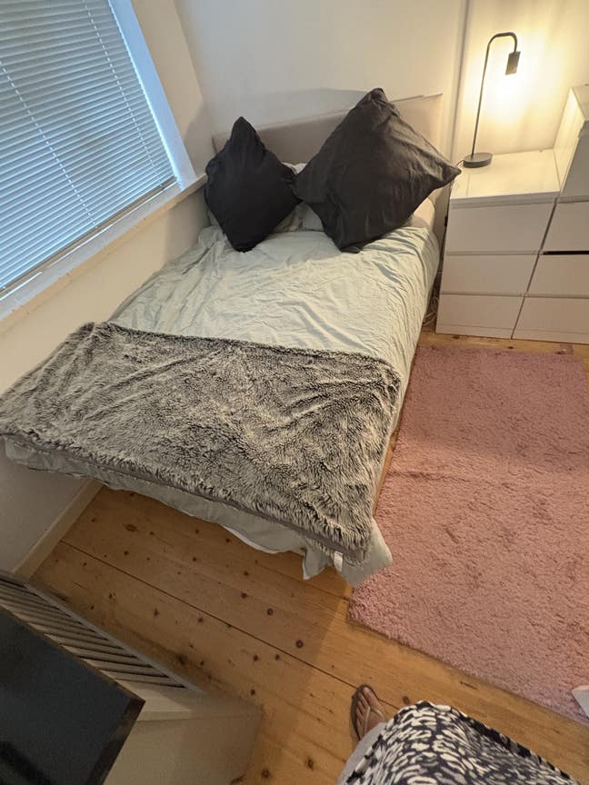 Room with suitable for student or hospital worker Main Photo
