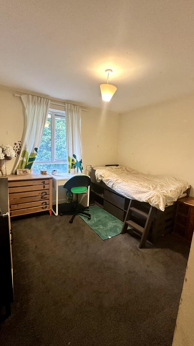 Room to rent  Main Photo