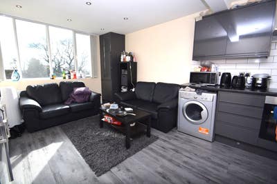 En-Suite Rooms Near the University Bills Included Main Photo