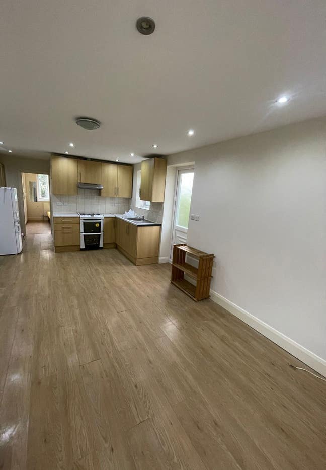 Newly Refurbished - One Bed Flat Main Photo
