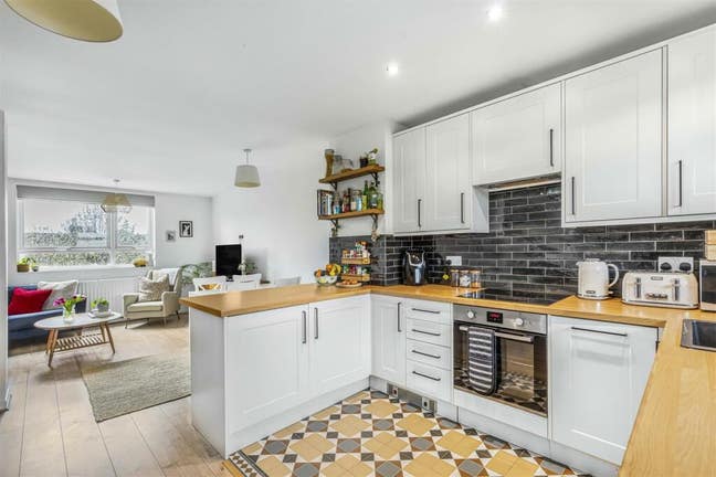 Double bedroom in 2 bed flat in Putney Main Photo
