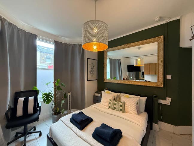 Newly Refurbished Studio Flat - Available now! Main Photo