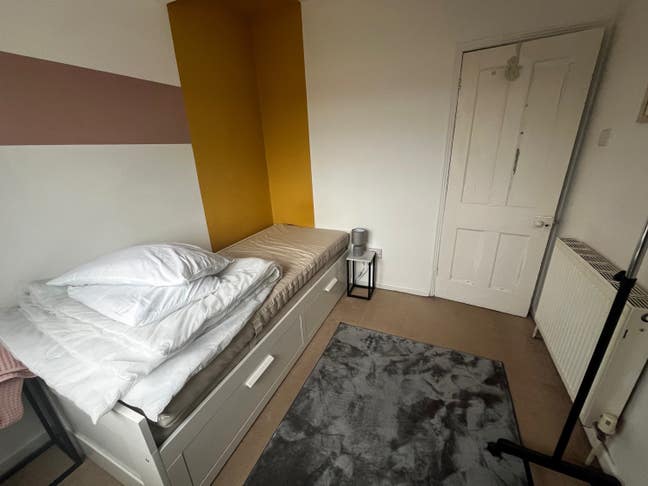 Large single/small double room mon-fri let Main Photo