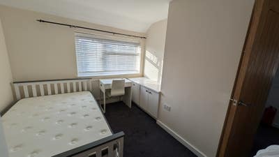 Double room in convenient location Main Photo