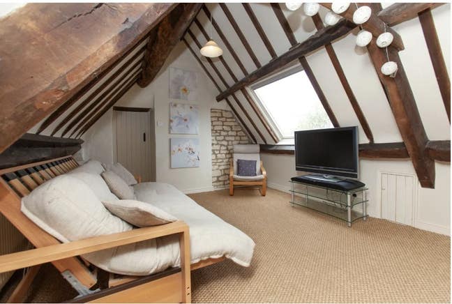 Flatlet  Top Floor  Sitting Area and Shower Room Main Photo