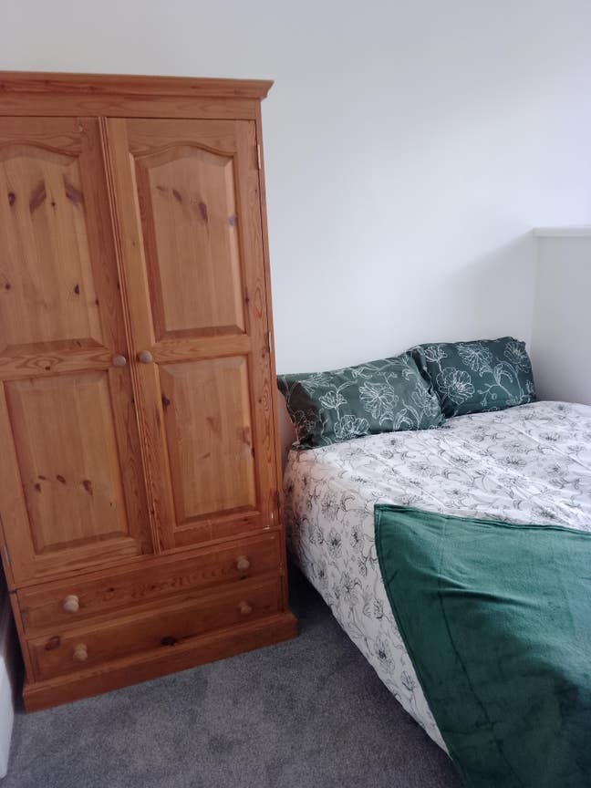 Spacious Furnished Rooms in Southsea Available Now Main Photo
