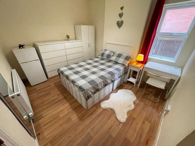 Lovely Room in Willesden Green /Couples Welcome Main Photo