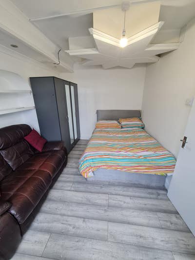 ✨ Bright & Spacious Double Rooms – B8  Main Photo