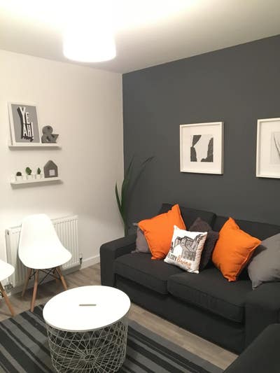 Double room, house share with 3 friendly girls Main Photo