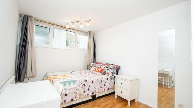 Double room in a beautiful flat Main Photo