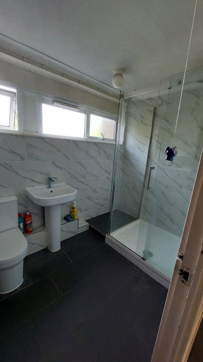 1 double room available in a spacious 3 bed flat Main Photo