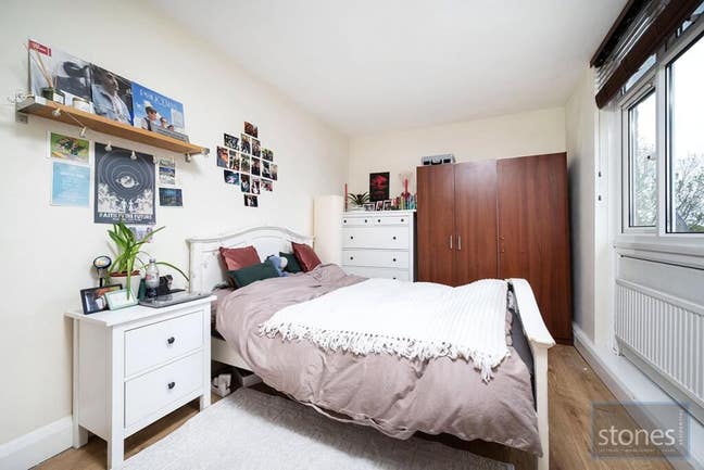 Large Bedroom and Bonus Room by Primrose Hill! Main Photo