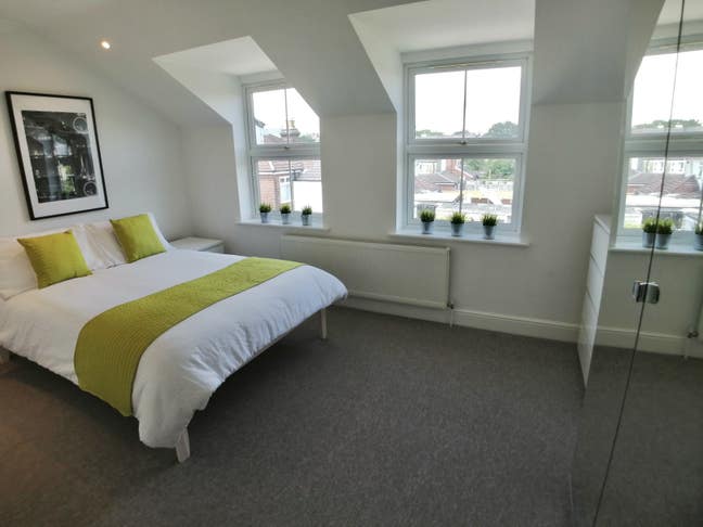 Fantastic Ensuite  Double Room Available  Main Photo
