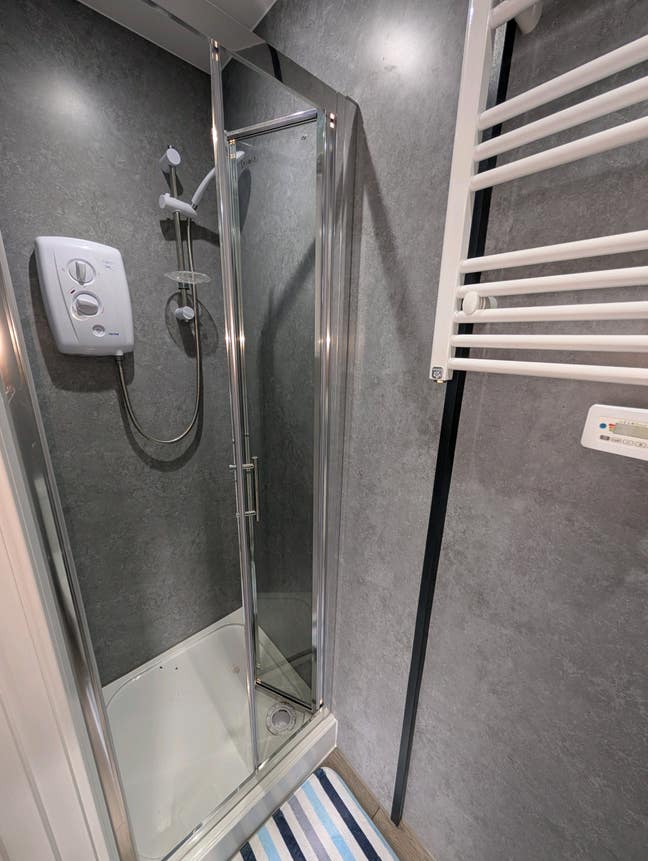 New En-Suite Rooms Near the Hospital & BAE Systems Main Photo