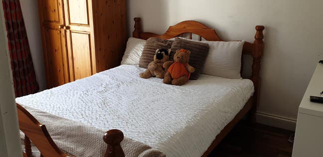 Air conditioned double room for rent Main Photo