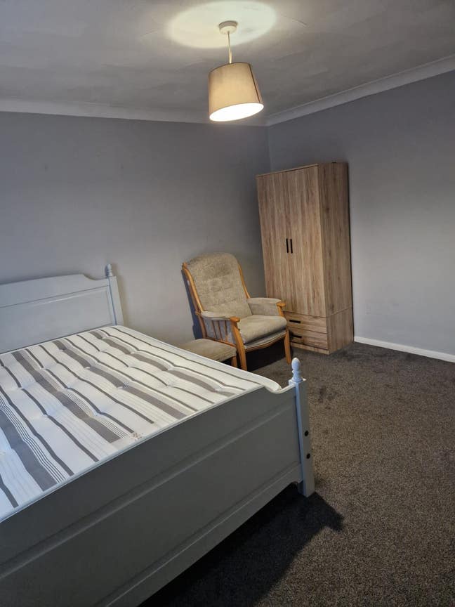 Extra Large Room For Rent Main Photo