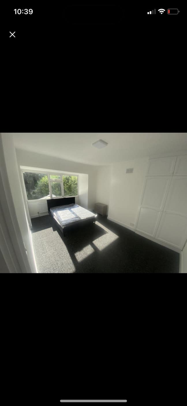 Brand new 5 bed available in B32 NOW! Main Photo