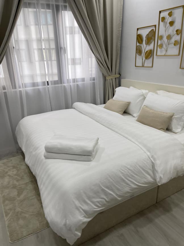 Single Room available.  Main Photo