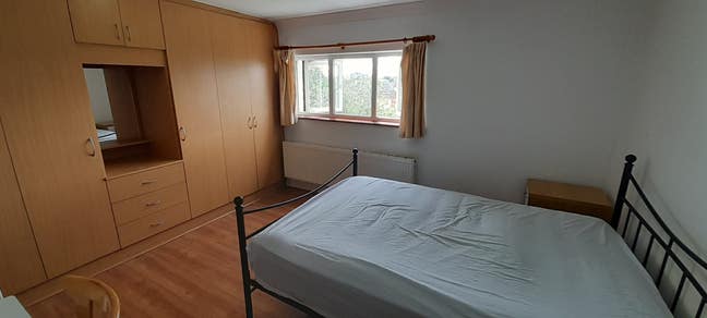 Room to rent in NW10 for 2 sharers Main Photo