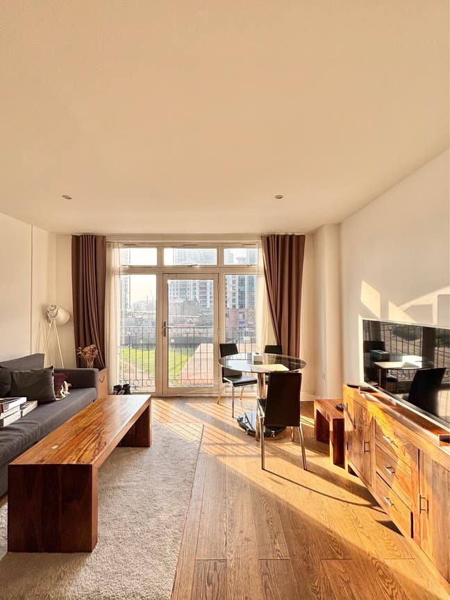Ensuite King double room in Zone 1 Main Photo