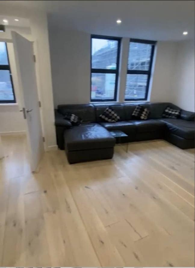 ✨ Ready to Move In – Bright Double Room in Raynes  Main Photo