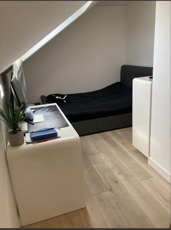 ✨ Ready to Move In – Bright Double Room in Raynes  Main Photo