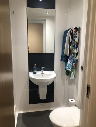 Room available in Leeds Main Photo