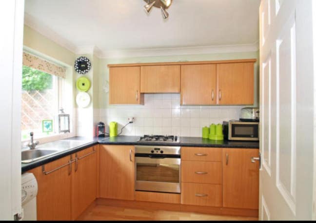 Stylish 3/4 Bedroom Home in BadgerFarm, Wincheste Main Photo