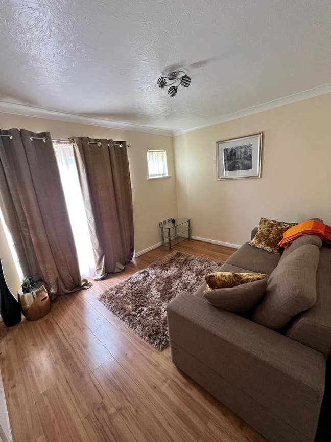 Premium One-Bedroom in Shared House–Private Space Main Photo