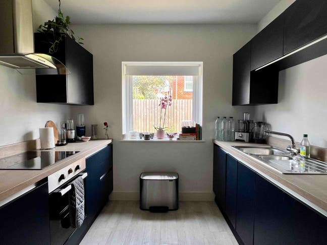 Whole property to let in Southbourne Main Photo