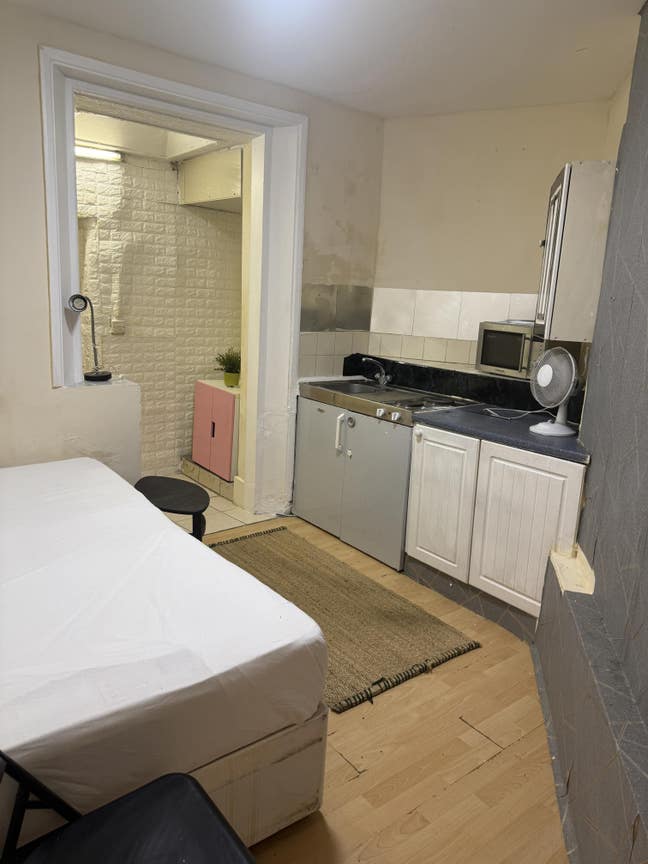 Basement Single Studio to Rent  Main Photo