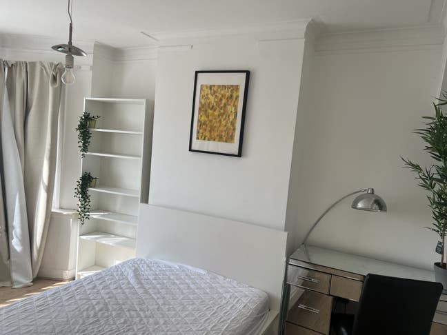 Spacious Double Room Quiet friendly House  Main Photo
