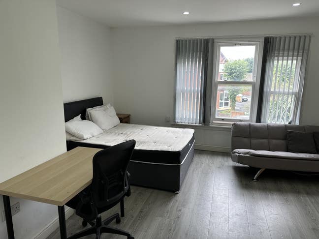 Studio Flat, Pershore Road, B29 Main Photo
